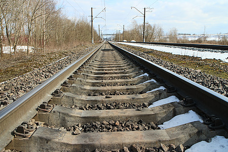 铁路前进的铁轨图片