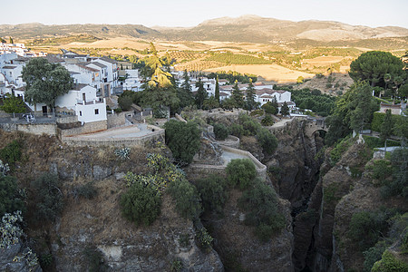 部分俯视西班牙马拉加岛隆达市纪念碑镇的隆达市游客地标村庄旅游历史假期岩石文化城市建筑学图片