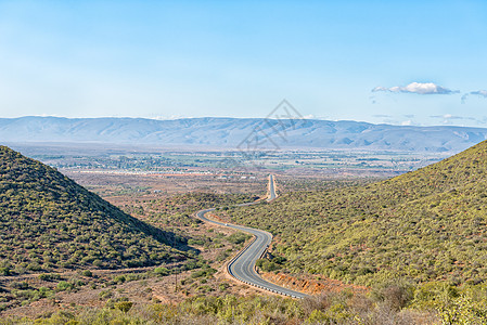 从Matjiesvlei山口看到的Calitzdorp图片