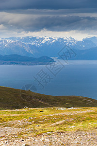 挪威湾地貌与山丘图片