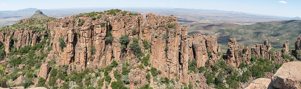 孤立谷附近的多利岩柱图片
