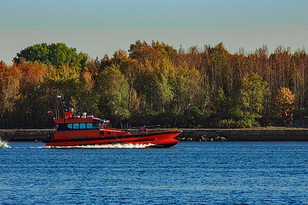 红战试验船拖船警卫服务汽艇帮助飞行员工艺救援船运速度图片