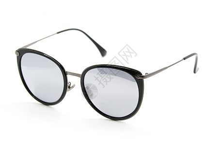 白色背景的现代时尚太阳镜 玻璃眼镜海滩反射玻璃魅力镜片塑料太阳阳光衣服眼睛图片