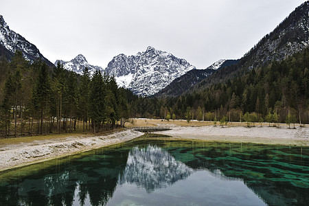 斯洛文尼亚附近Jasna湖图片