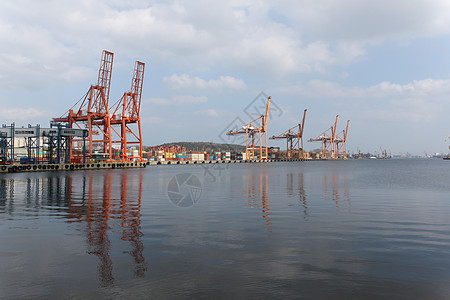 Gdynia集装箱码头时间运输出口贸易工业货运进口加载起重机国际图片