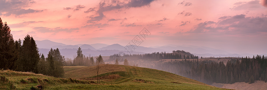 红山清晨全景 多彩的黎明图片