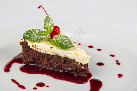 巧克力蛋糕加马斯卡蓬和樱桃美食食物可可海绵巧克力烘烤甜点黑色咖啡糕点图片