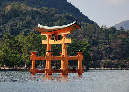 日本水岛神社的漂浮大门宗教神社旅行世界历史性神道地标建筑学佛教徒入口图片