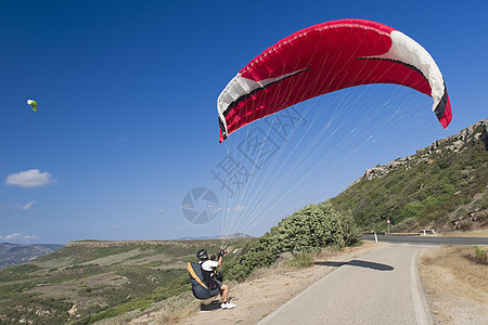 蓝云天空滑翔空气航空娱乐云景降落伞体育旅行自由跳伞鸟瞰图图片