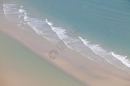 波浪和沙滩作为背景天空天堂海岸海景海浪晴天阳光蓝色旅行海洋图片