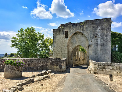 法国圣埃米利昂的石拱门图片