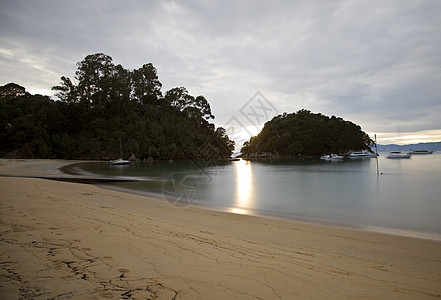 新西兰金沙沙滩国家天堂假期天空旅游海滩海岸线热带自然风景图片