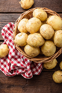 马铃薯美食农场篮子棕色桌子块茎土豆蔬菜收成食物图片