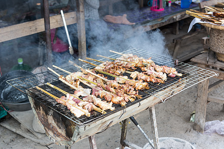 用木炭烤猪肉(泰国式食品)图片