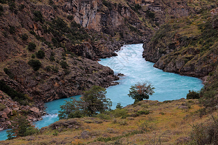 美丽的蓝贝克河 智利帕塔哥尼亚的流动内夫人心漂流瀑布联盟旅游岩石风景荒野图片