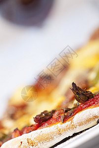 披萨和芝士蔬菜绿色午餐餐厅红色创造力小吃胡椒食物美食图片