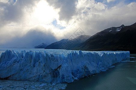 佩里托莫雷诺冰川 阿根廷巴塔哥尼亚全景旅游水晶冻结冰柱旅行蓝色冰山天空风景图片