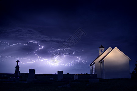 风暴和乡村教会场景历史天空危险国家天气教堂草原农村雷雨图片