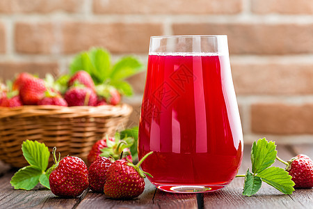 草莓汁饮料桌子农业美食浆果玻璃饮食健康饮食甜点水果图片