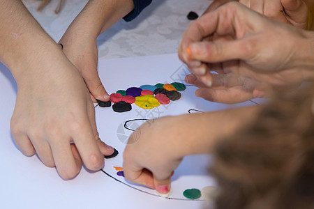 玩儿童游戏幼儿园快乐艺术雕塑教育学校笑脸绘画孩子画家图片