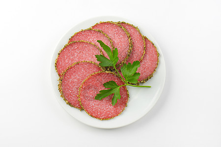 胡椒涂层的腊肠牛肉青椒猪肉肉制品冷盘盘子高架食物图片