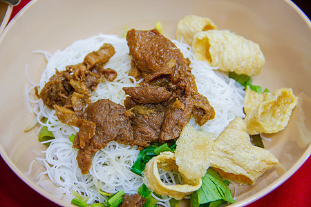 面汤油炸烹饪鱼片面条蔬菜餐厅午餐盘子软垫营养图片