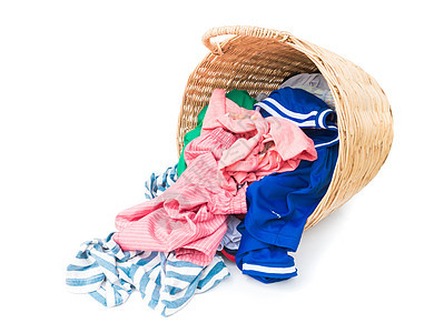 柳条篮上的衣服 用于洗涤白色 b 的准备工作家务篮子洗衣店家庭毯子羊毛蓝色工艺衬衫棉布图片