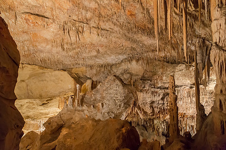 Dripstone 洞穴游荡者 Drach 马洛卡悬崖岩石旅行钟乳石风景游客石头洞穴学荒野滴石图片