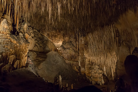 Dripstone 洞穴游荡者 Drach 马洛卡旅游石笋岩石石头矿物质钟乳石悬崖旅行洞穴学吸引力图片