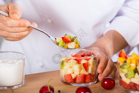 有水果的厨师椰子饮食沙拉皮肤橙子柠檬奇异果食物厨房香蕉图片