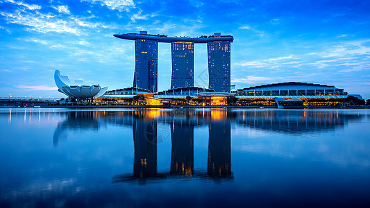 新加坡晚上的城市景色场景国家港口商业地标全景景观摩天大楼码头半岛图片