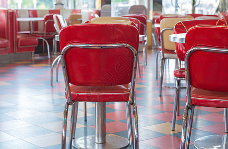 餐厅红桌和椅子的古董风格木头食堂柜台食物座位桌子红色咖啡潮人咖啡店图片