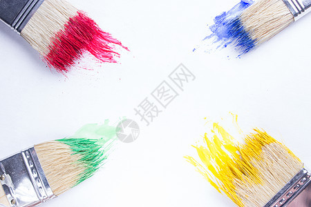 彩色涂料中的油漆笔刷白色木板染色房子染料木头液体工具桌子装修图片