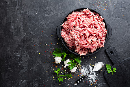 面食 薄粉或地肉羊肉猪肉美食桌子食物肉馅红色厨房营养碎肉图片