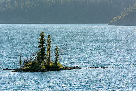 野鹅岛 圣玛丽湖天空荒野公园国家风景蓝色岩石松树格式顶峰图片