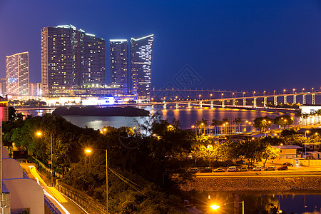 夜间澳门市市中心商业建筑学景观摩天大楼货车天际建筑地标酒店图片