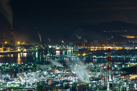 晚上在日本的水岛工业区图片