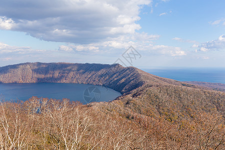 白井的Kuttara湖植物阳光火山池塘水池远足老井风景踪迹顶峰图片