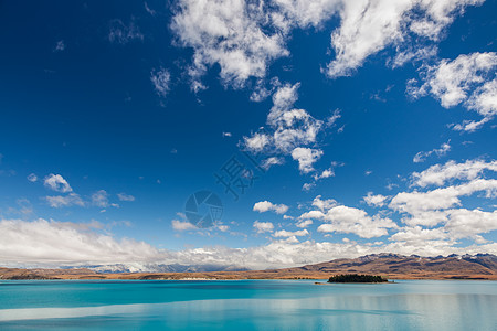 蓝水泰卡波湖山脉公园生态旅游晴天天空蓝色岩石格式风景背景