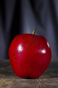 红成熟苹果植物红色饮食黑色甜点水果食物图片