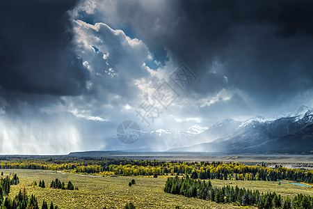 Grand Teton国家公园风景衬套黄色水平风暴格式旅游国家白色绿色风景图片