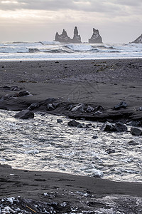 雷尼斯法哈拉火山海滩暴风天气戏剧性地质学支撑海景旅行海岸线波浪海洋火山天空图片