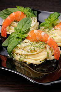 养虾的意大利面海鲜宴会时间化合物碳水肉汁自助餐小菜油炸面条图片