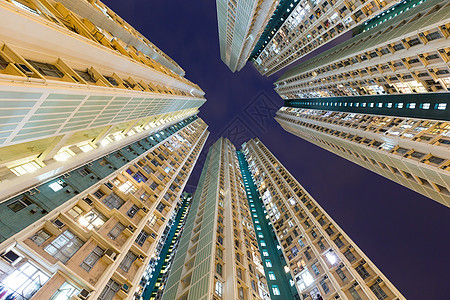 低角度的天花板居民景观民众密度摩天大楼建筑城市财产人口公寓背景图片