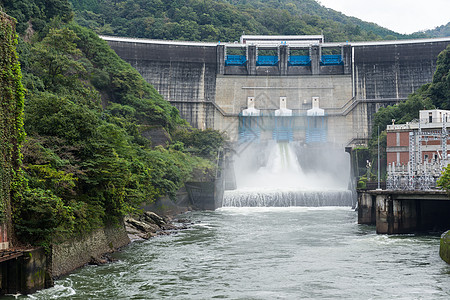 释放水水坝泵送森林力量车站天空贮存植物城市水库水电图片