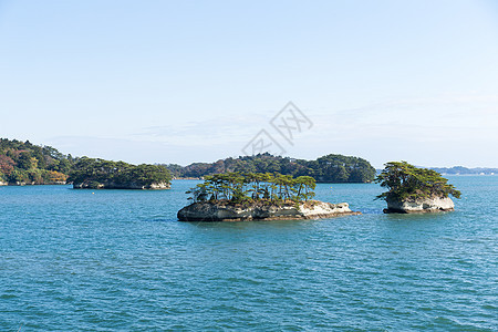 日本的松岛群岛风景游客海景晴天观光吸引力松树森林地标天空图片