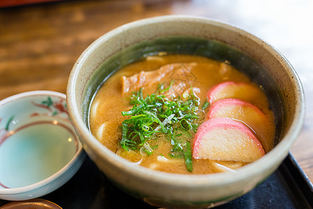 日本乌顿皮肤白色食物筷子绿色大石面条美食蔬菜小麦图片