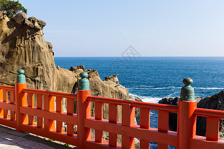 青岛庙和海景传统文化蓝色宗教海浪植物海岸线晴天岩石花园图片
