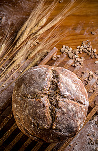 面包饼燕麦烤箱粮食小麦早餐拓荒者脆皮白色食物面粉图片