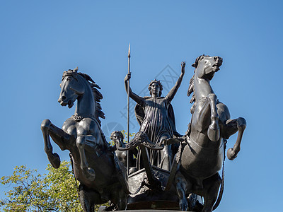 纪念Boudicca的托马斯索尼克罗夫特纪念碑主角地标雕像英雄王国女王文化马匹青铜图片